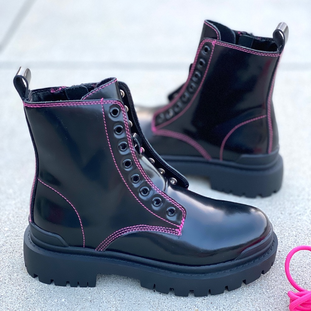 AQUA Combat Boots Ankle booties Quinn black patent neon pink lace up Moto combat - Picture 2 of 12